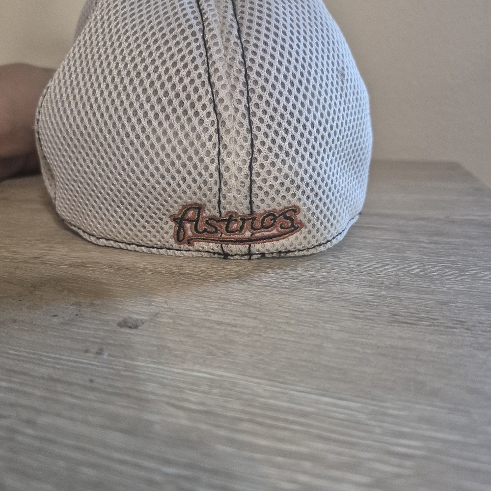 New Era Black and White Houston Astros Cap Signature Players. - Picture 5 of 6